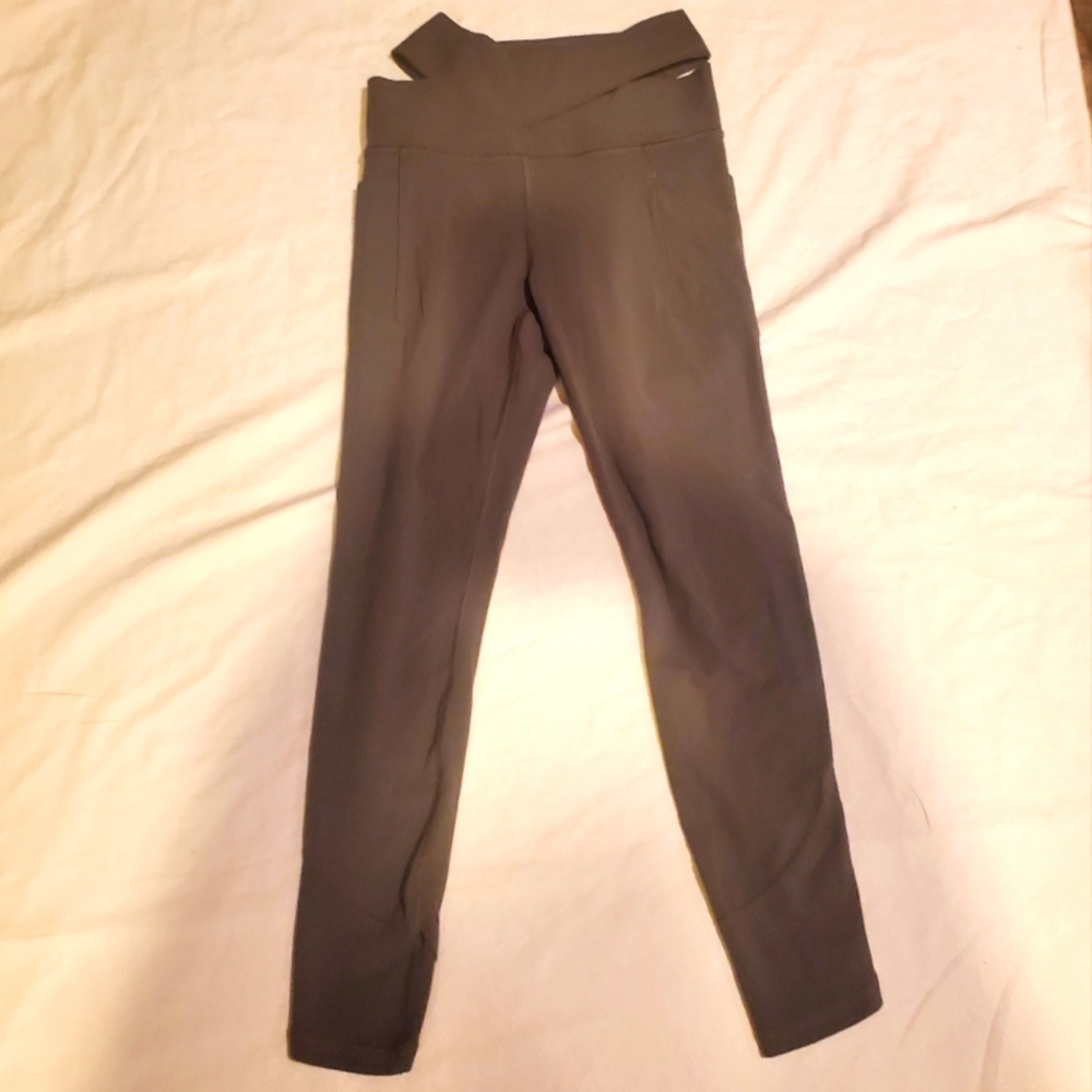 Athleta salutation wrap tight leggings gray